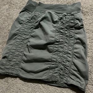 XCVI Wearables “Trace” sage skirt small.